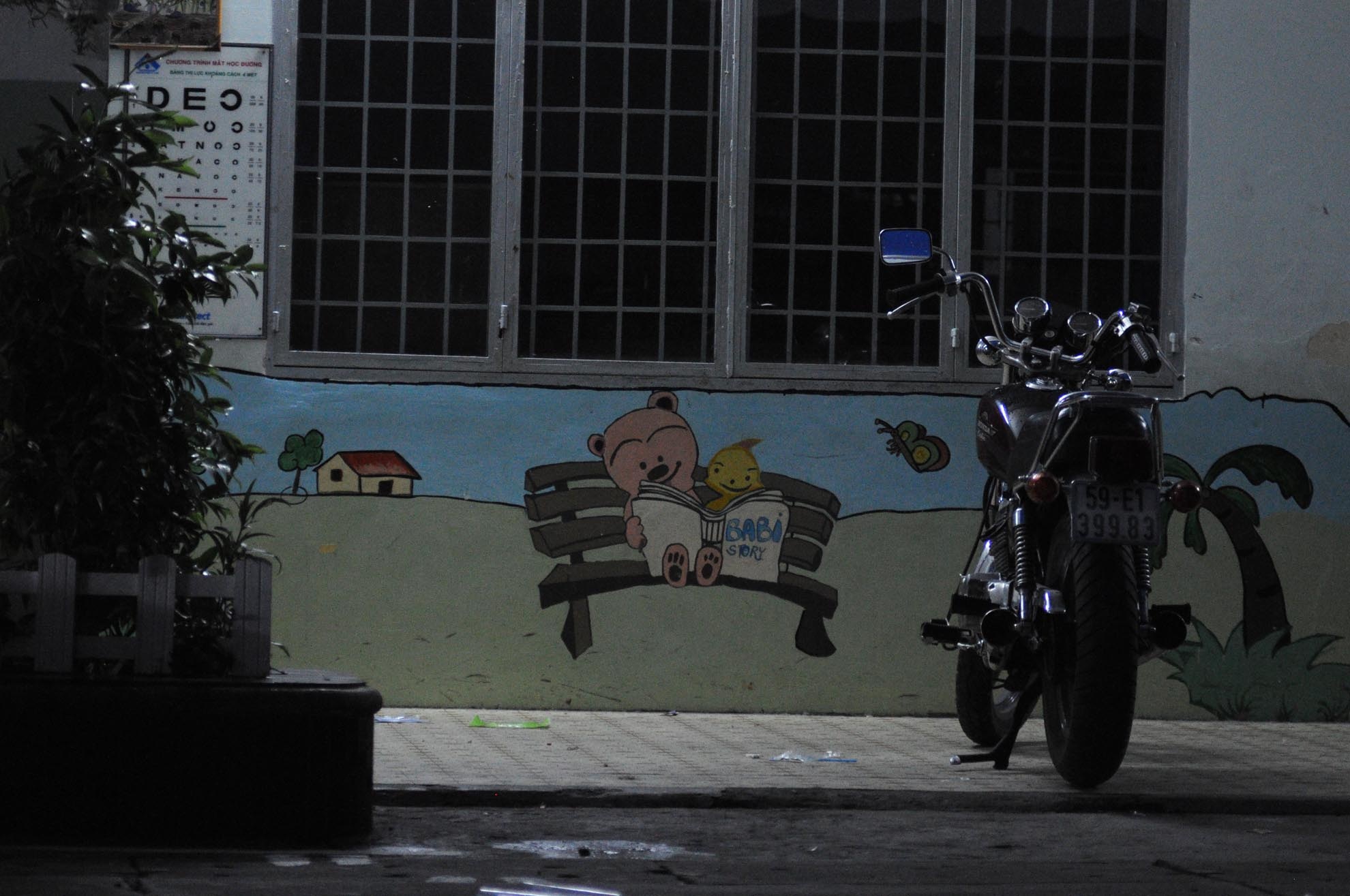 Tuy nhiên khác với 