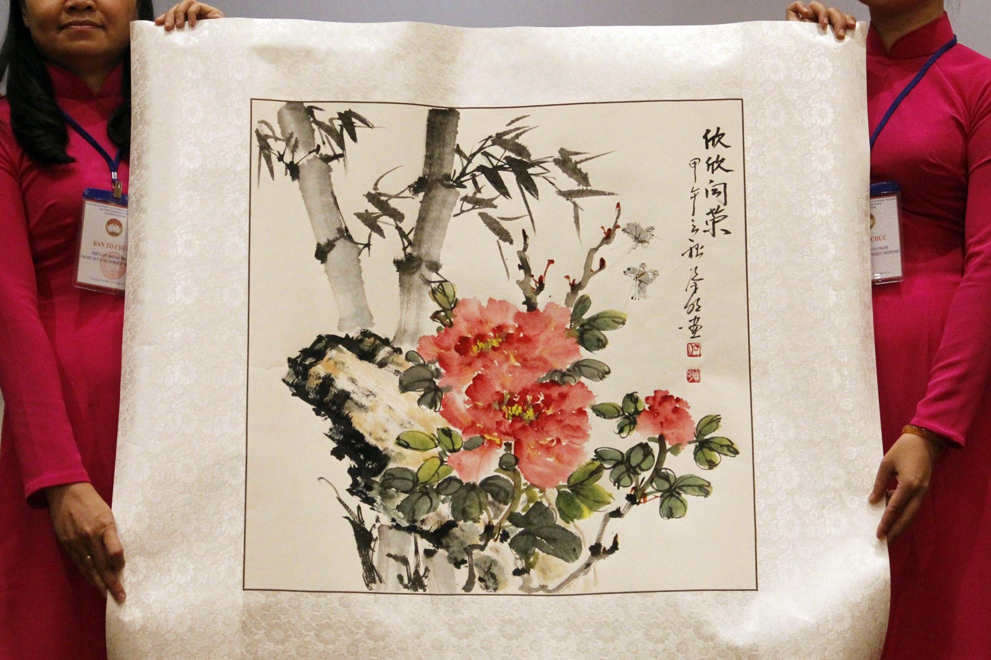 Bức tranh với nét vẽ tinh tế là lời cầu chúc viên mãn, muôn sự thành công, đại cát đại lợi.