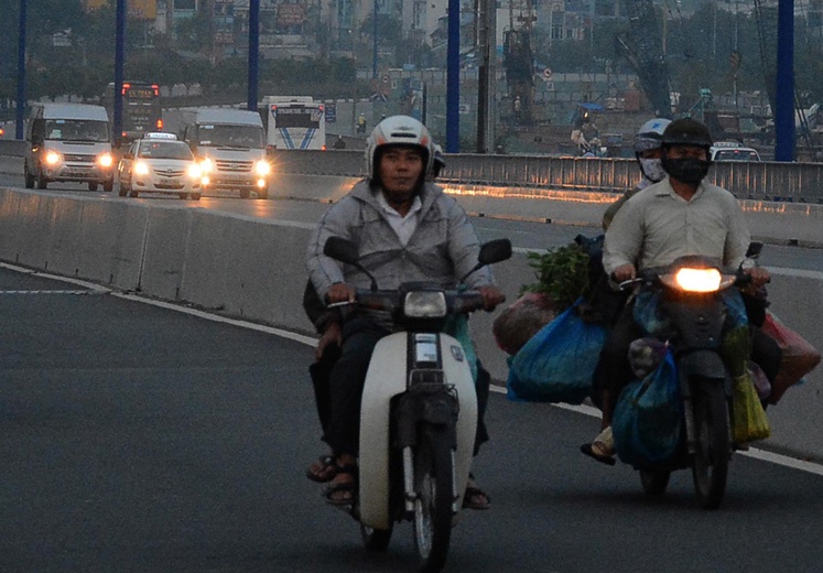 Nguoi Sai Gon kho vi suong mu, trieu cuong hinh anh