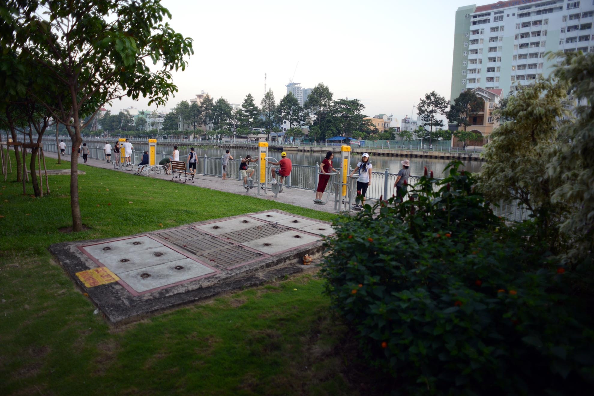 Từ khi dự án cải thiện môi trường kênh Nhiêu Lộc - Thị Nghè hoàn thành, nơi đây trở thành công viên rộng, dài và có môi trường trong lành nhất TPHCM. 