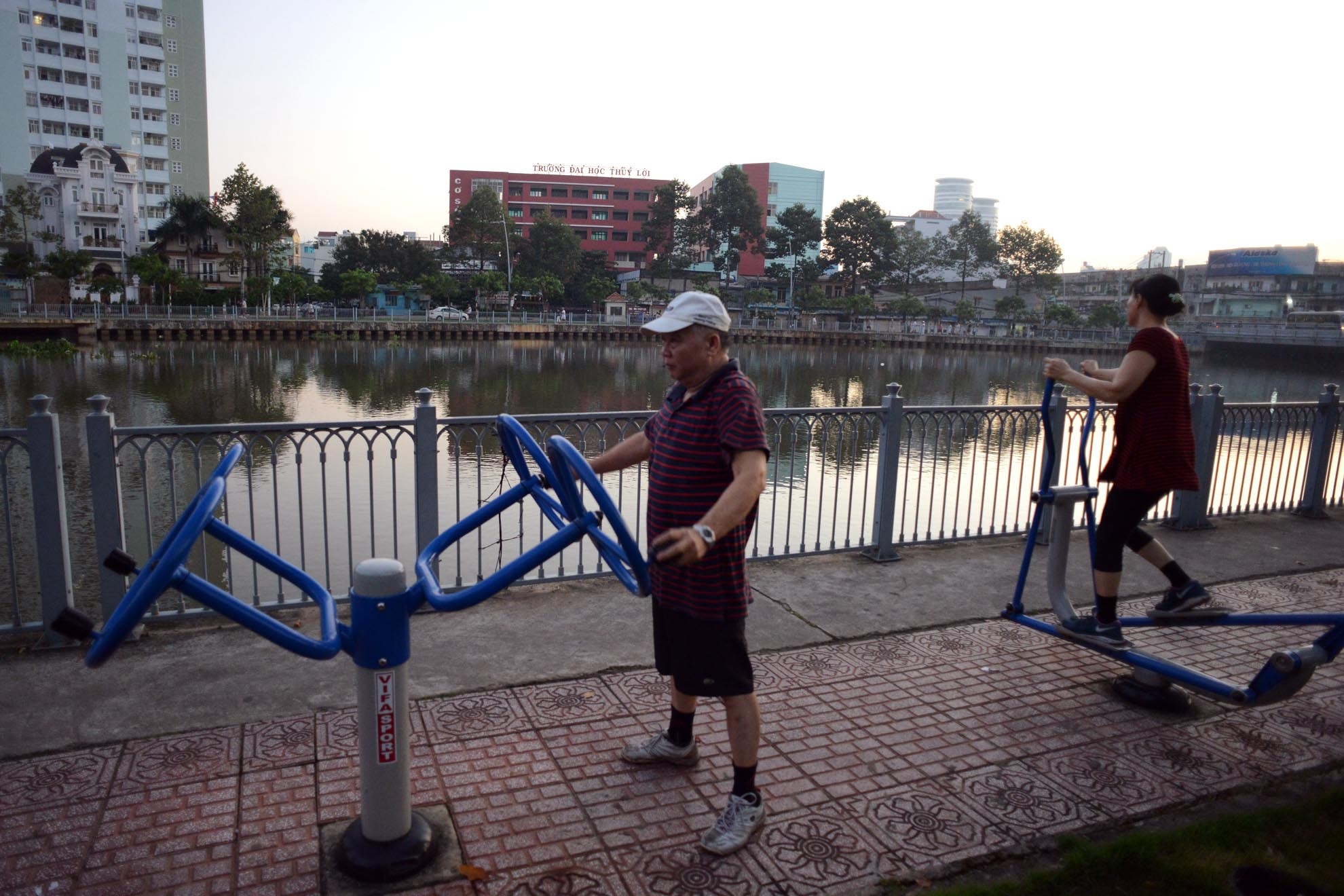 Người dân tỏ ra phấn khởi về sự quan tâm của chính quyền TP.HCM.