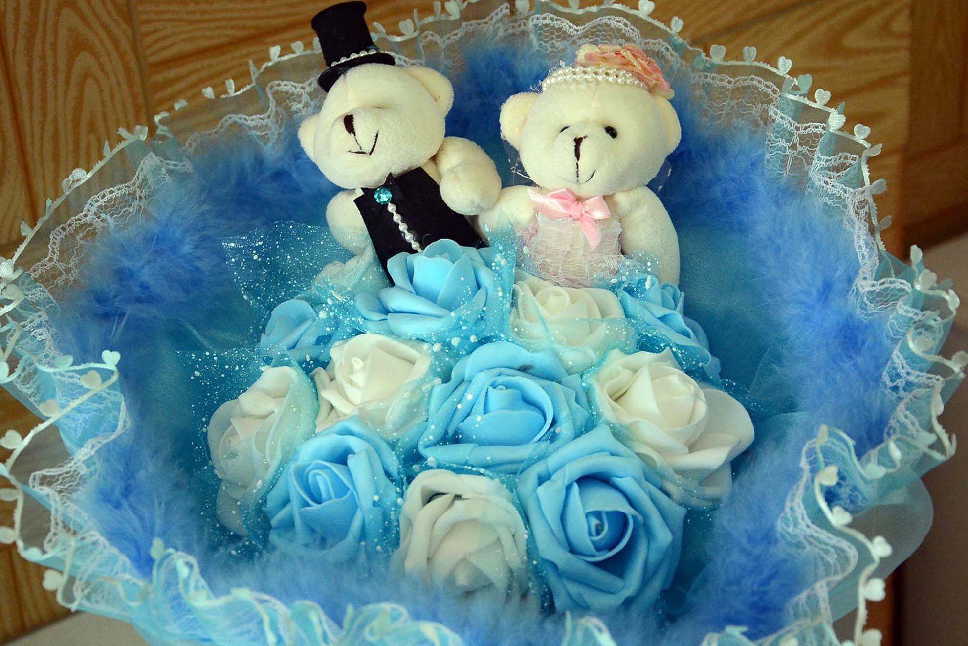 Giá cả dao động từ 80 ngàn đồng đến 500 ngàn đồng/sản phẩm, sản phẩm cao nhất có giá 1,3 triệu đồng. 