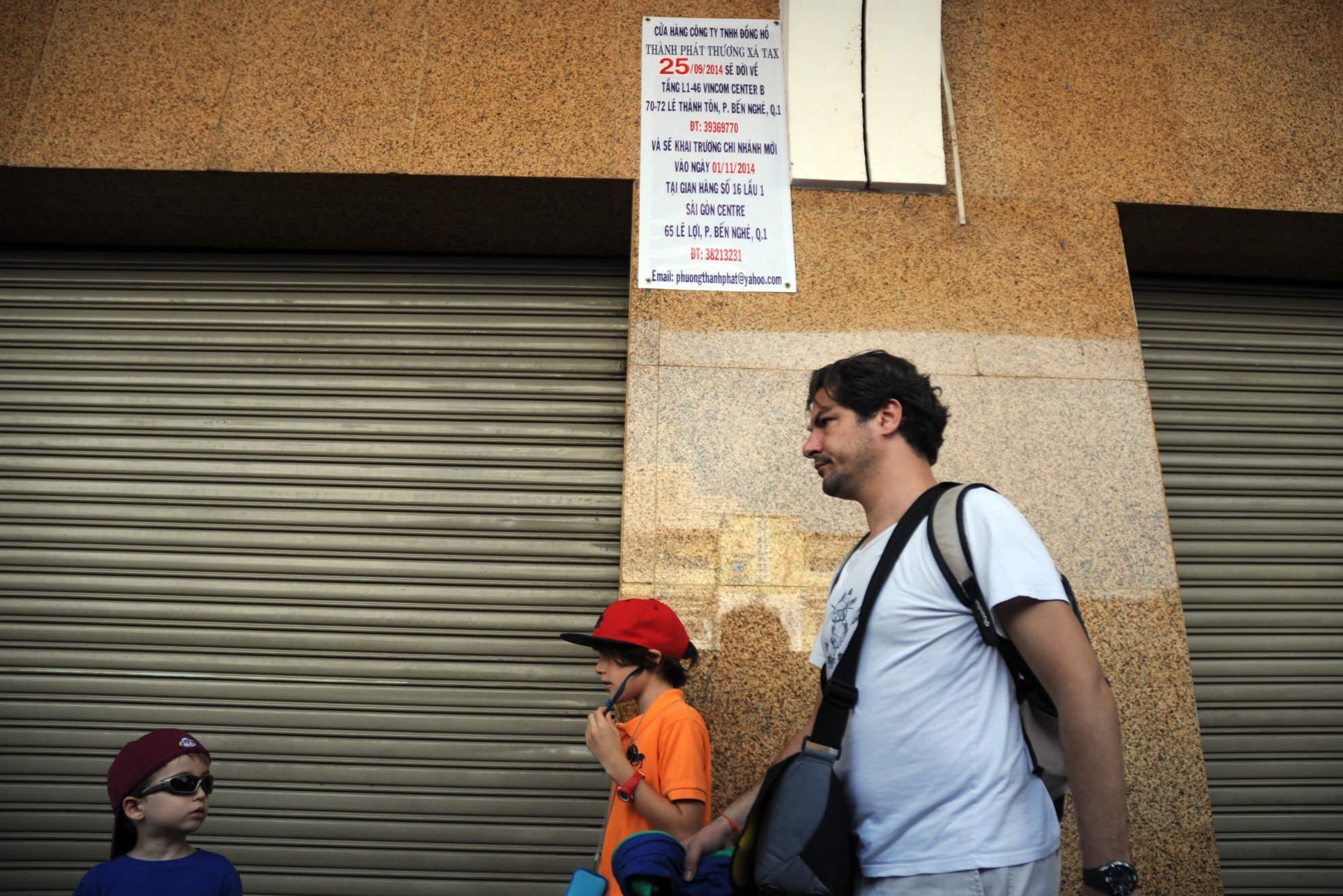 Chỉ có những khách sạn lớn như Rex, Kim Đô… vẫn còn bám trụ lại, các cửa hàng kinh doanh đã phải đóng cửa tìm chỗ buôn bán mới.