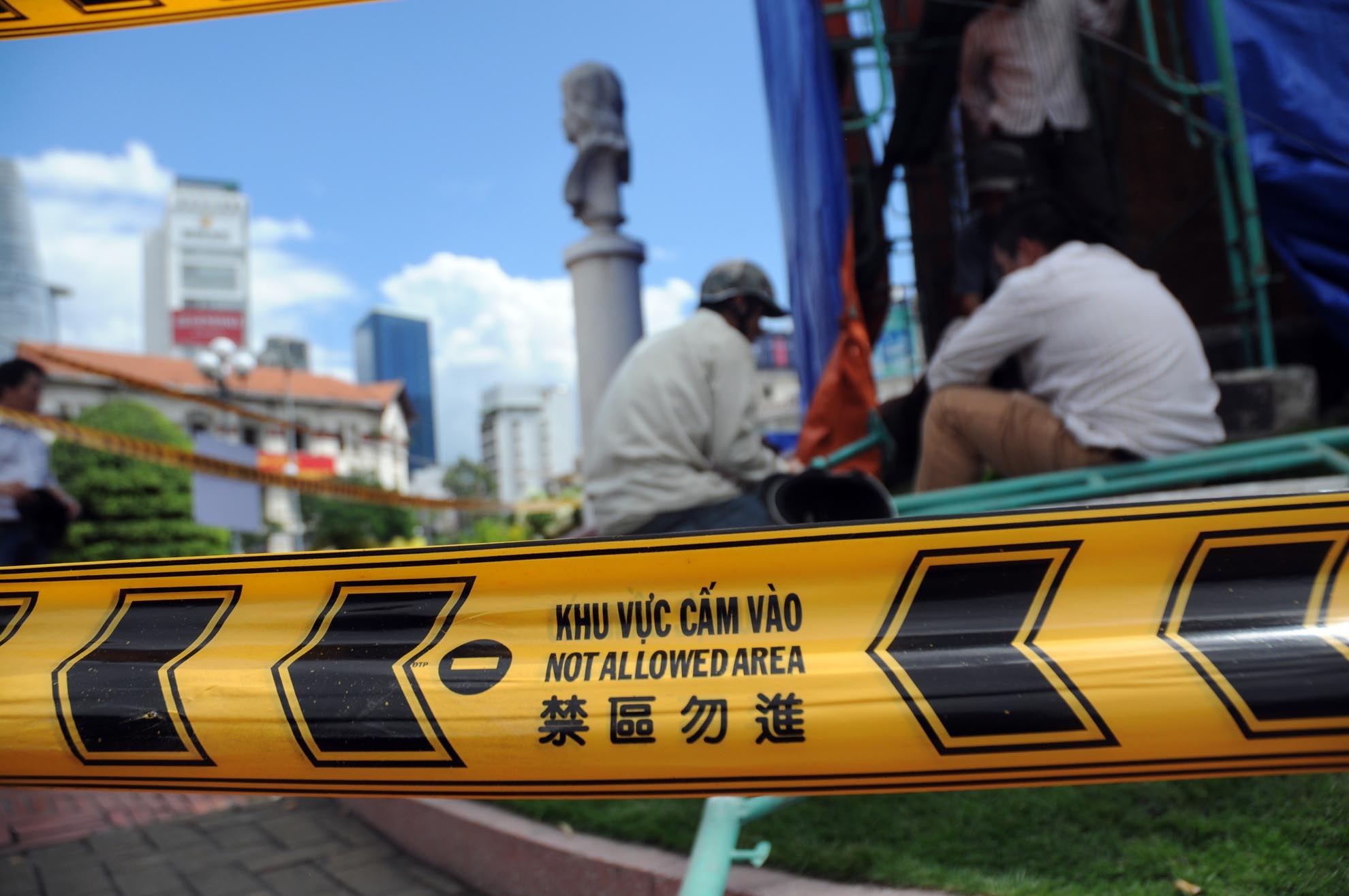 Đơn vị công ty TNHH MTV dịch vụ công ích quận 1 chịu trách nhiệm thi công công trình.