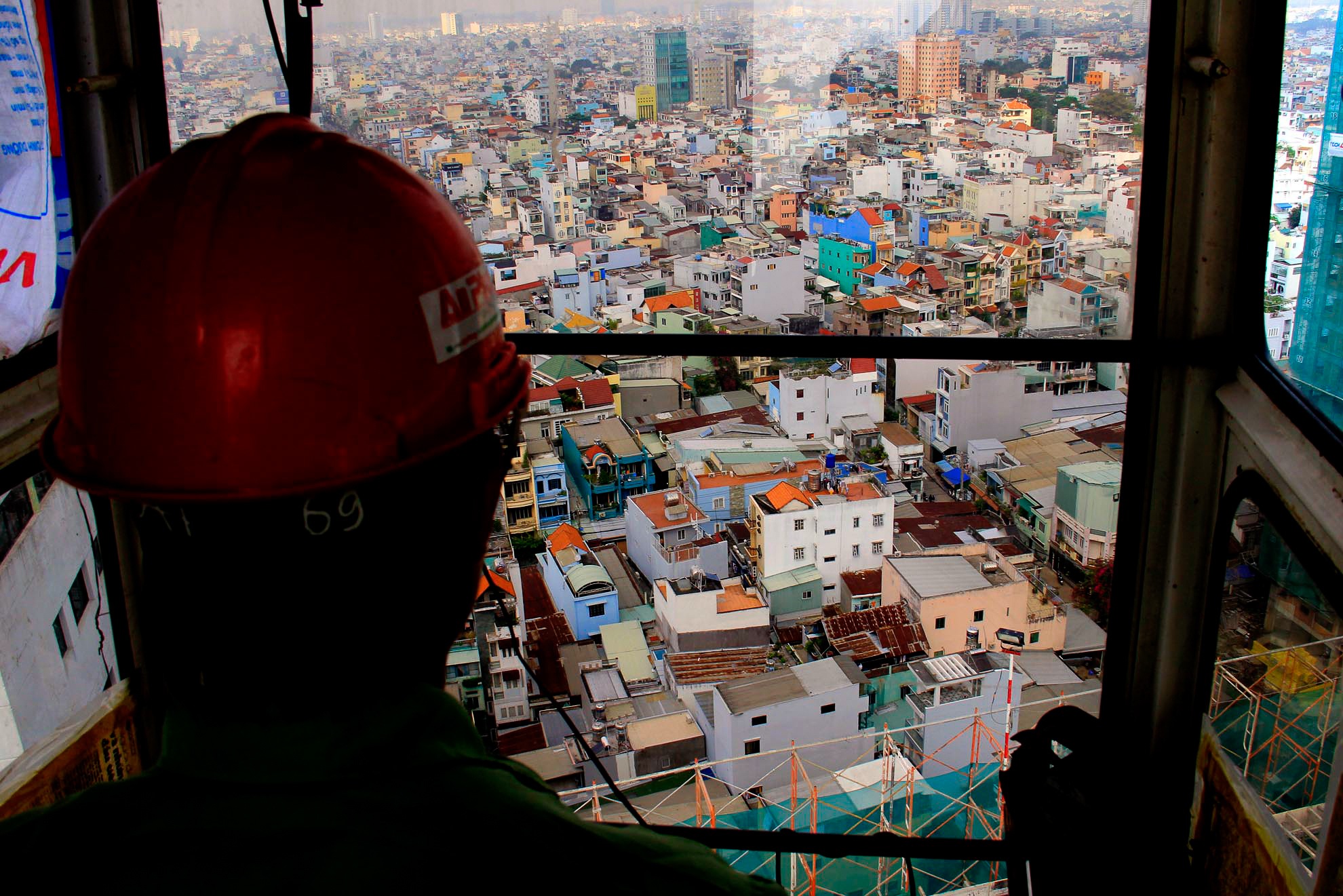 Sau khi đã thuần thục sẽ tập lái, thường sau một  năm tay nghề sẽ vững vàng.