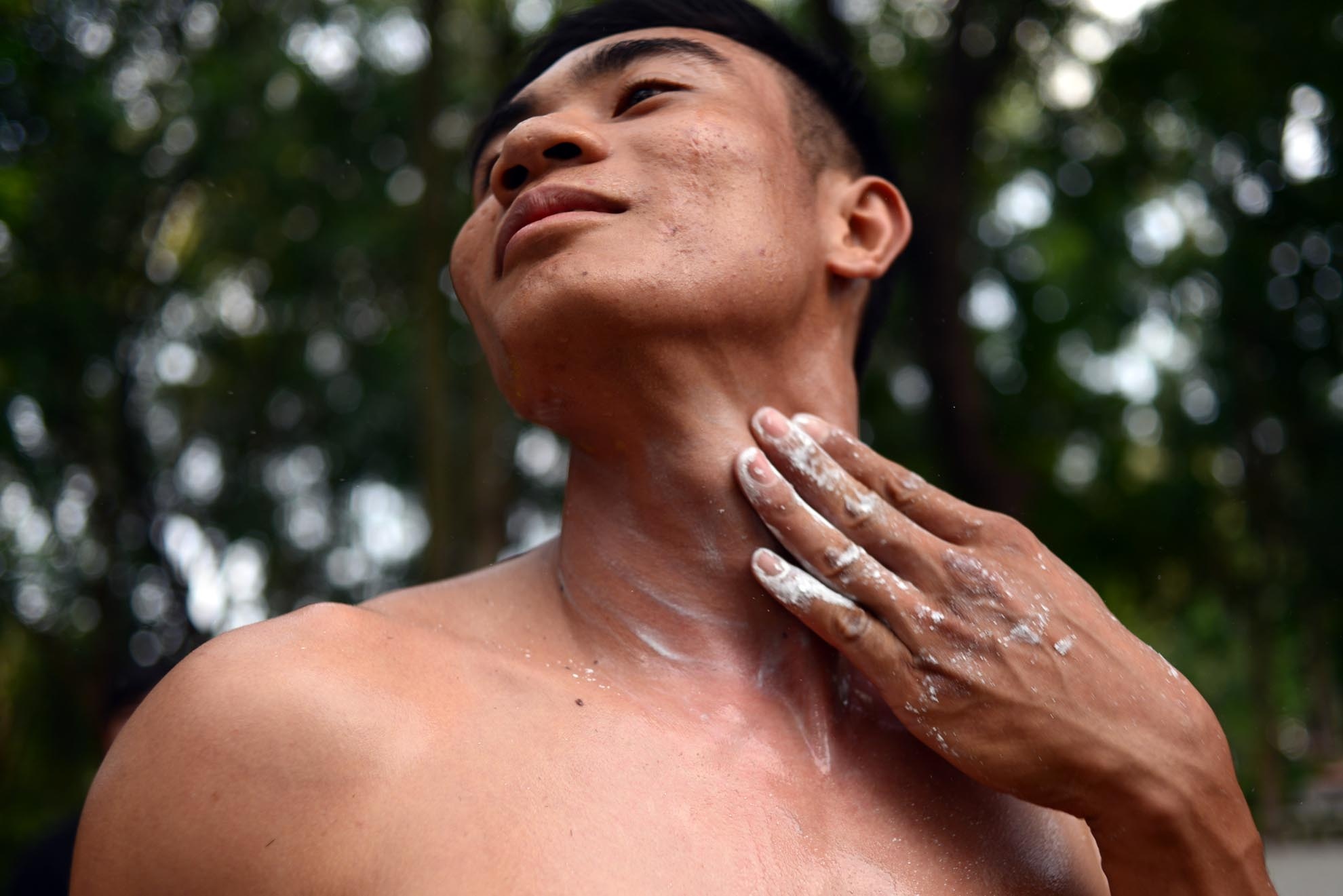 Không tốn nhiều tiền để đầu tư thiết bị tập luyện như Gym, nhưng cơ thể vẫn đẹp và săn chắc khiến nhiều bạn trẻ hào hứng tập luyện.