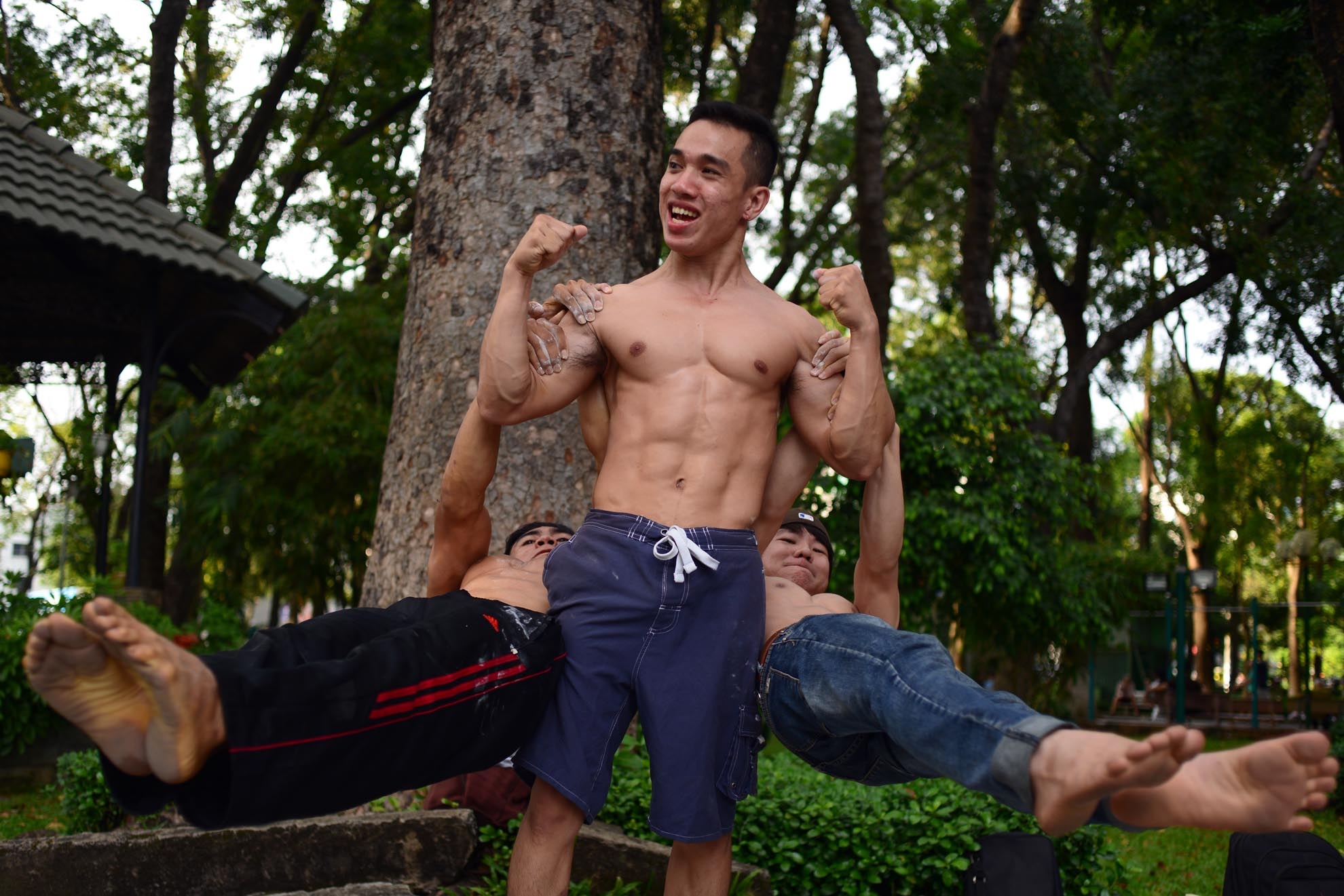 Tập luyện môn thể thao ngoài việc giúp thân hình đẹp, người tập có thể giải tỏa căng thẳng và mệt mỏi một cách hiệu quả.