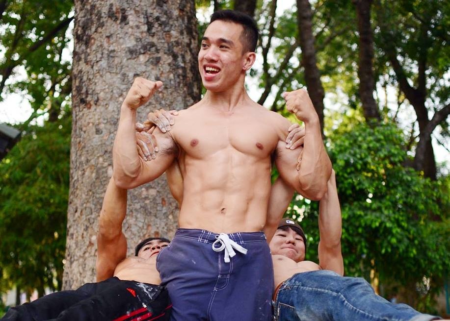 Tap the hinh duong pho hut gioi tre Sai Gon hinh anh