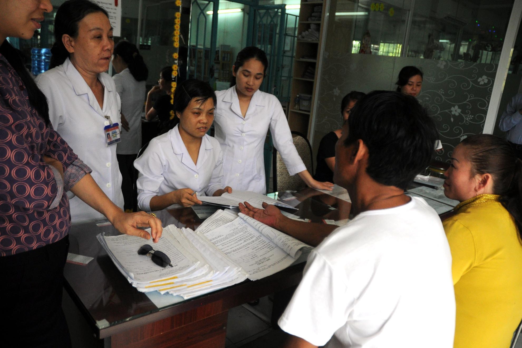 Đội ngũ bác sĩ, điều dưỡng có trình độ cao tư vấn và chăm sóc người nghiện tốt.