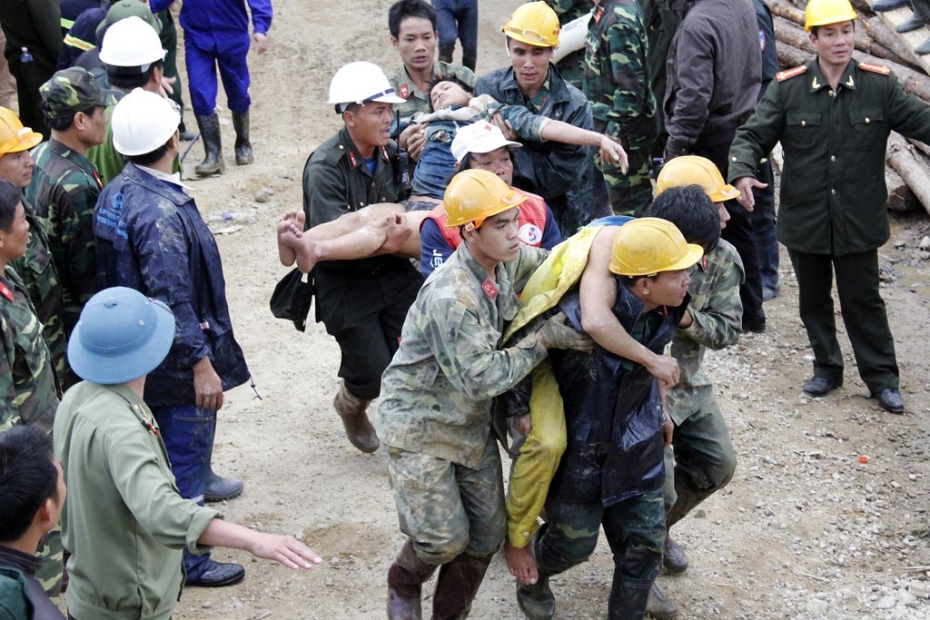 Điều may mắn là dù nhiều nạn nhân suy kiệt nhưng tất cả đều bảo toàn được tính mạng. Cuộc giải cứu trước thời gian dự kiến khiến ai nấy đều hết sức mừng rỡ.