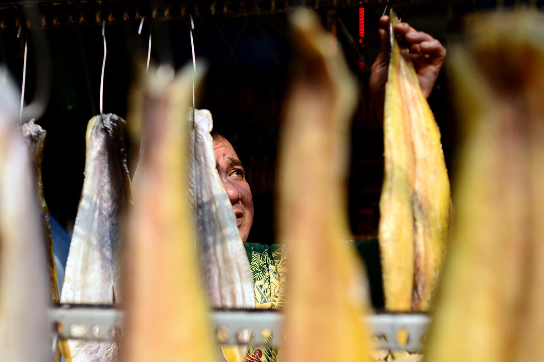 Nơi đây trở thành một điểm đến mua sắm đặc sản của người dân thành phố giữa lòng Sài Gòn nhất là dịp tết đến, xuân về.