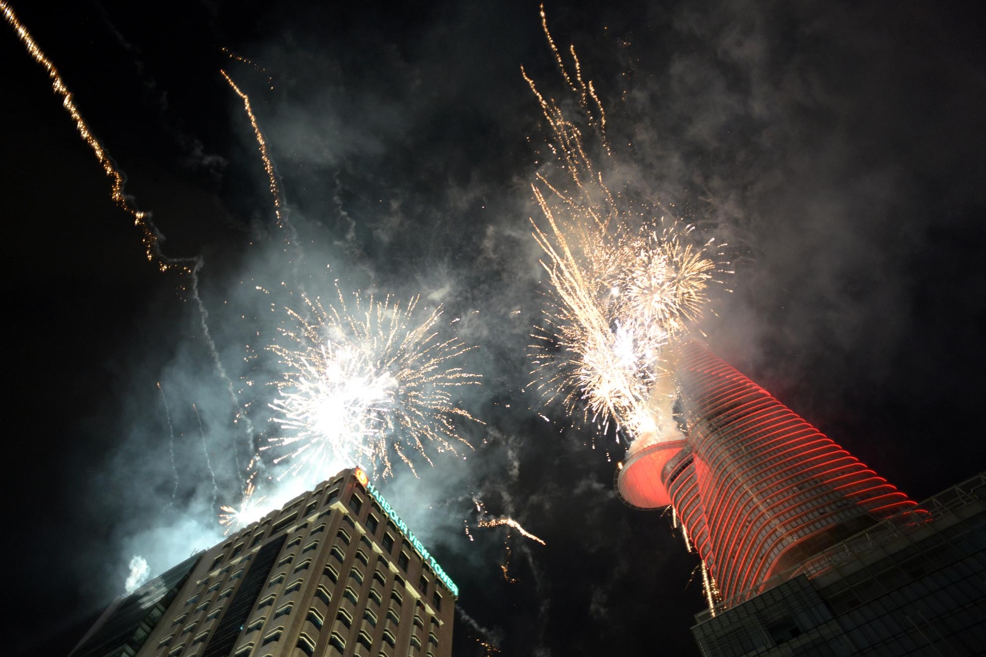 Đây là lần đầu tiên, người dân Sài Gòn được thưởng thức màn trình diễn pháo hoa ngoạn mục, đặc sắc trên con phố đi bộ hiện đại, văn minh.