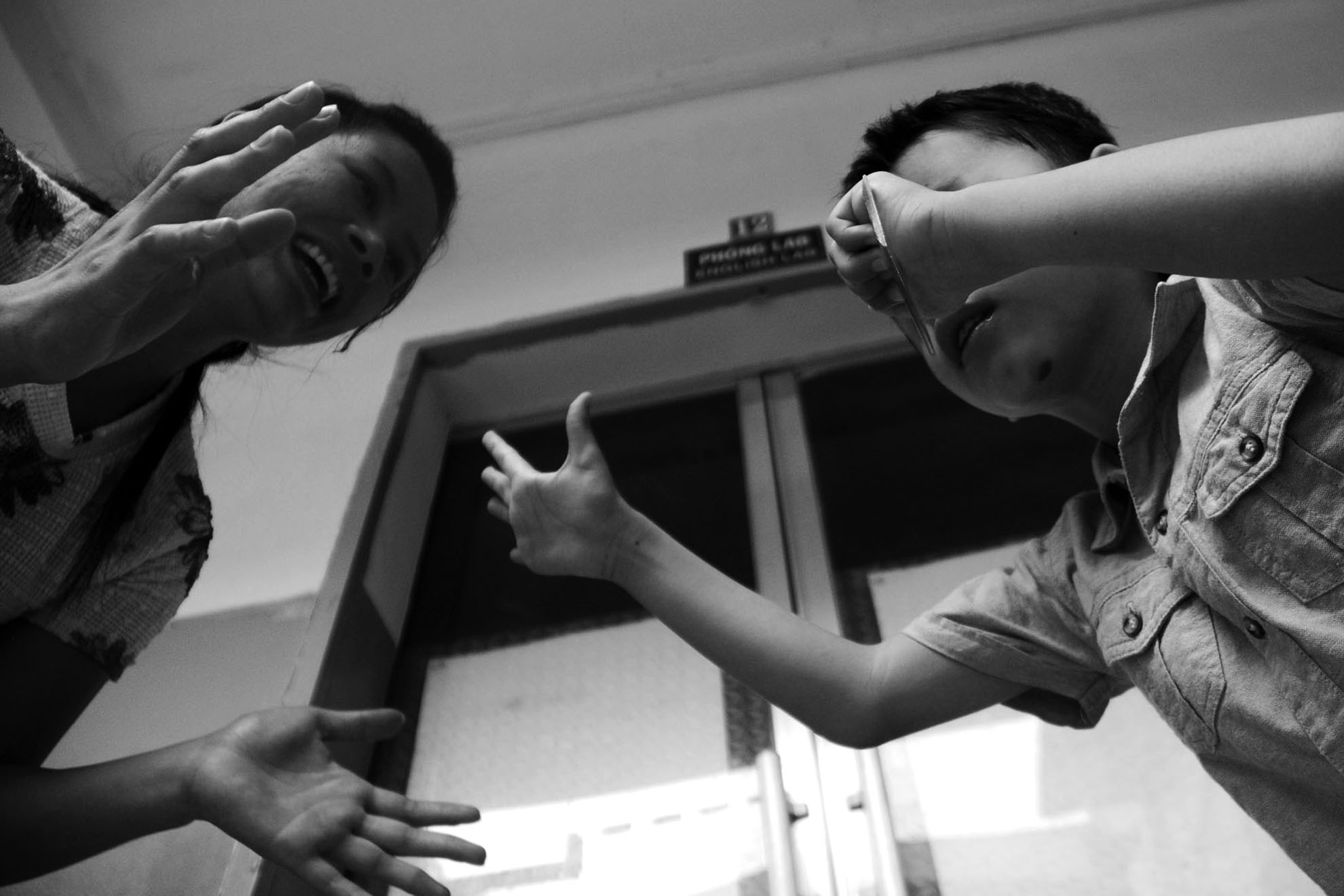 Các thầy cô trong trường đều thán phục về tình yêu mà chị Phương dành cho con trai. Nhà ở tận Tiền Giang, mỗi ngày hai mẹ con phải vượt quãng đường hơn 160km để đến trường. 