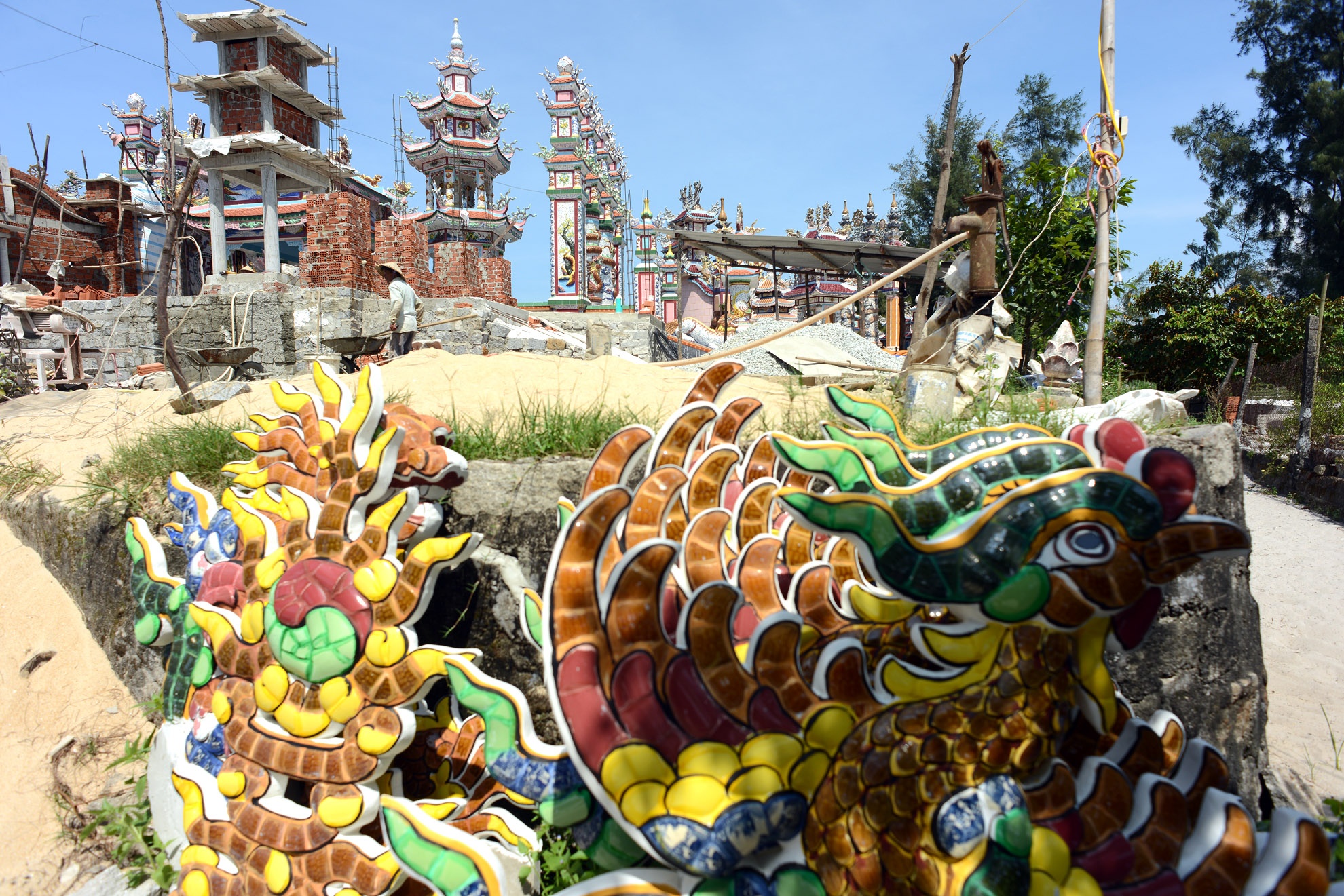 Nghề kép là một nghề truyền thống, lâu đời ở vùng Thuận Hoá- Phú Xuân xưa và Thừa Thiên- Huế nay. Nghề này sống nhờ các công trình xây dựng đền chúa, miếu, nhà thờ và từ khi phong trào xây dựng lăng mộ nở rộ, nghề kép càng có thêm nhiều đất dụng võ.