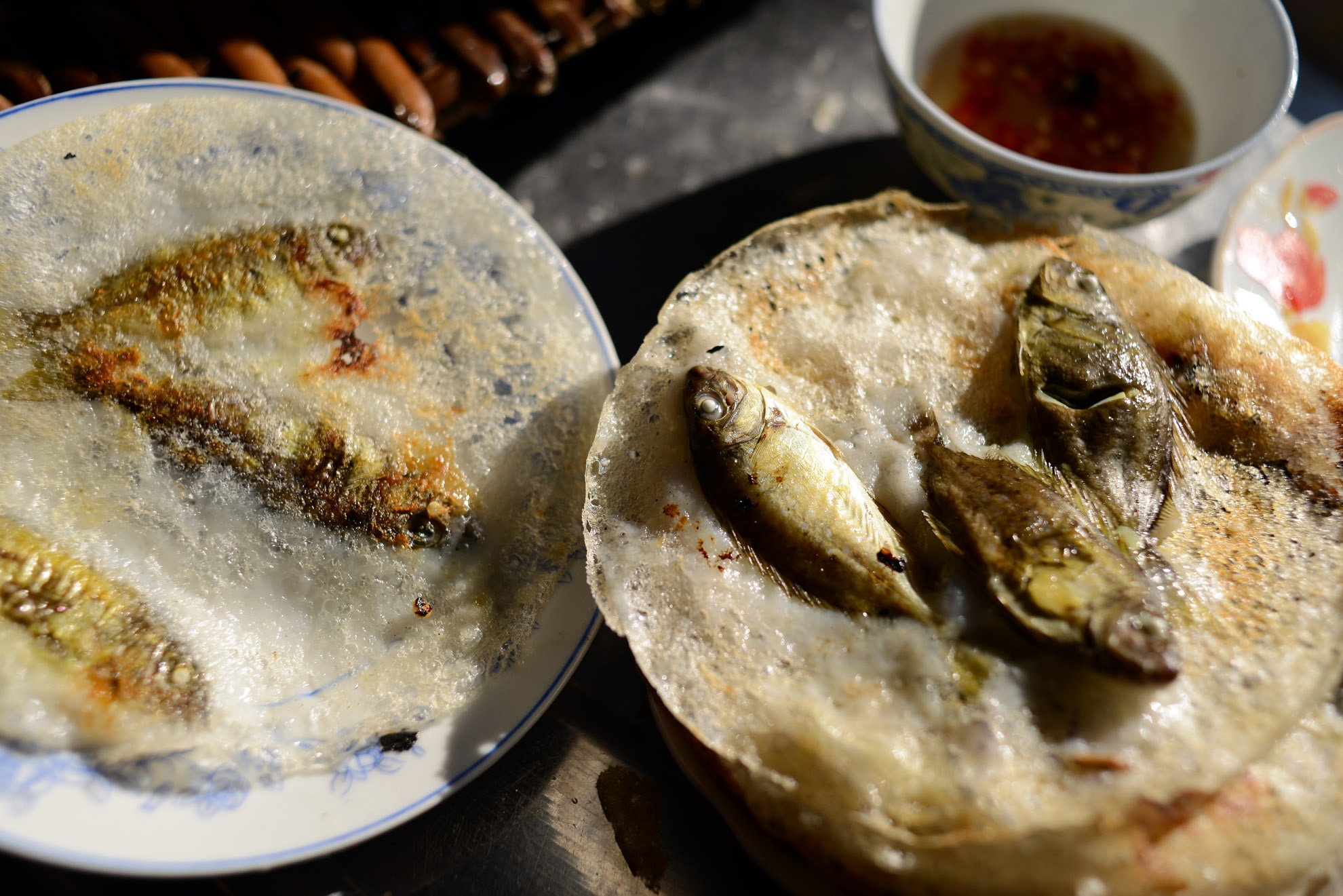 Thuong thuc banh khoai ca kinh xu Hue hinh anh