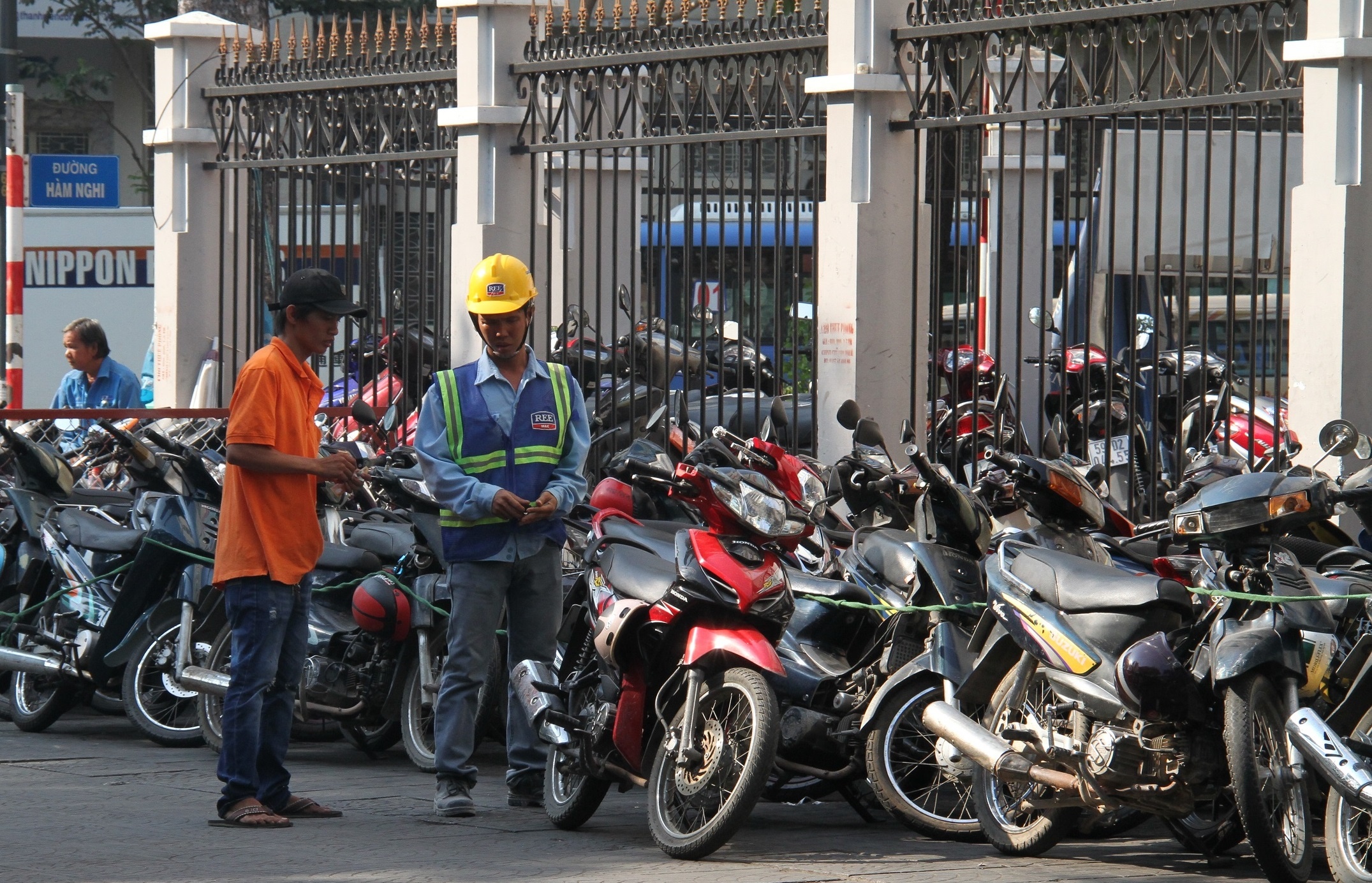 Chan chinh tinh trang lan chiem long le duong hinh anh