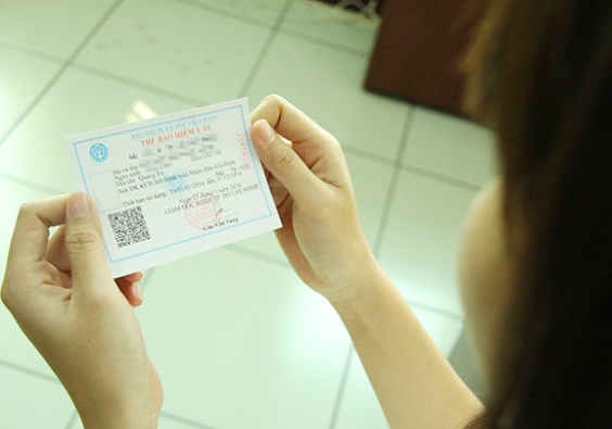 Cuong quyet ky luat sinh vien khong dong bao hiem y te hinh anh