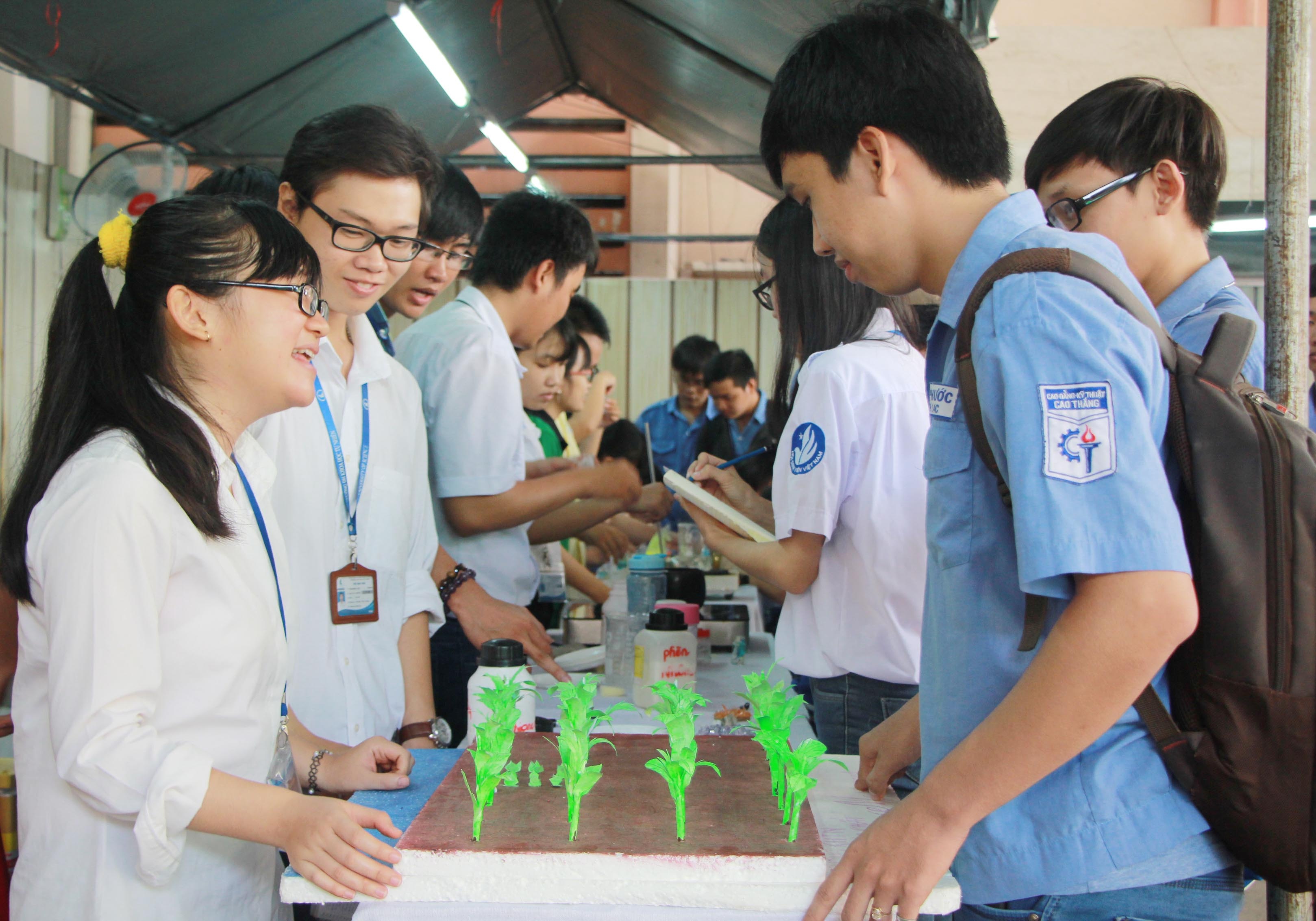 cum thi THPT quoc gia anh 1