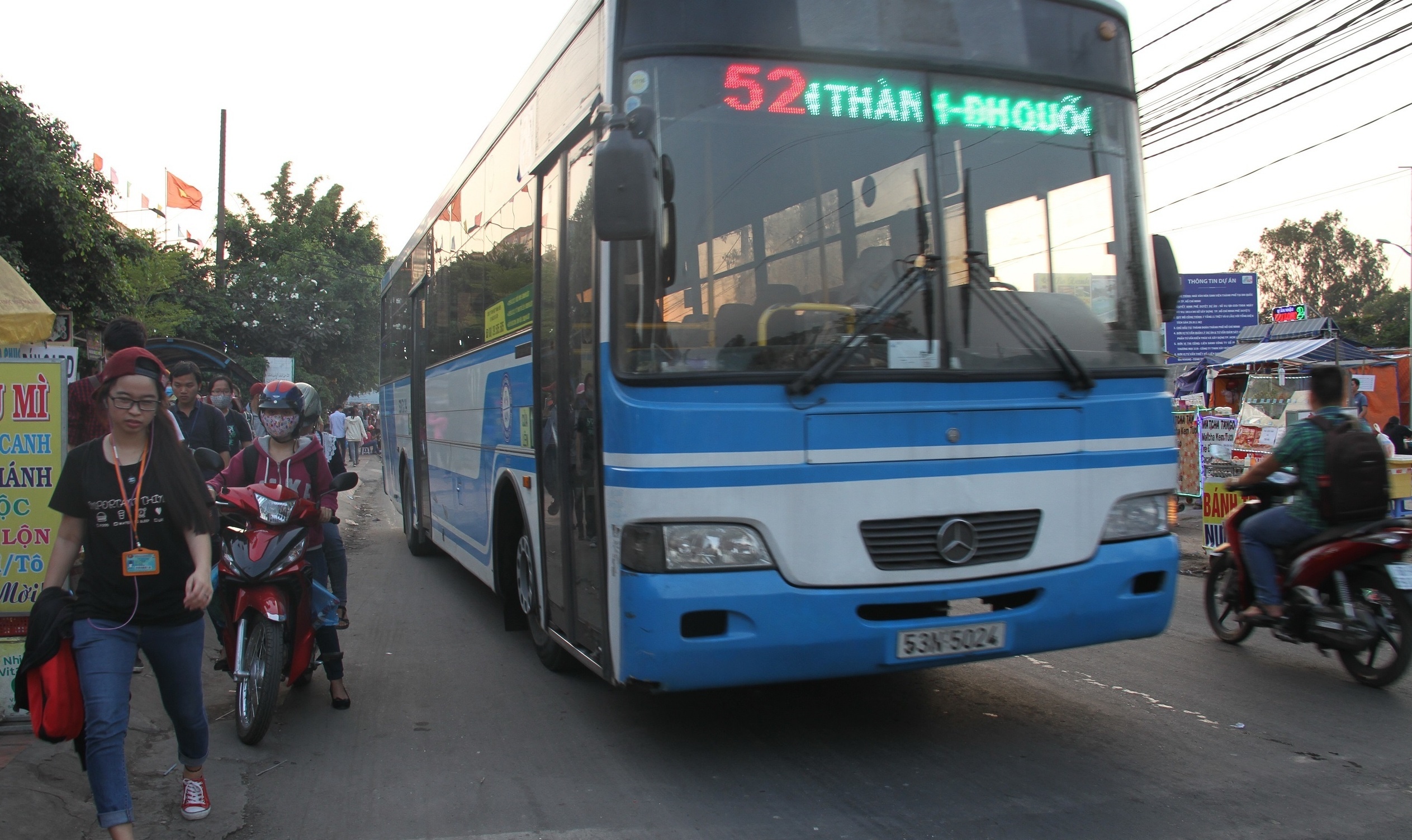 'Di xe buyt' se la tieu chi danh gia can bo hinh anh