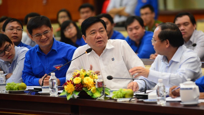 Bi thu Thang de nghi kiem diem lanh dao vang mat hinh anh