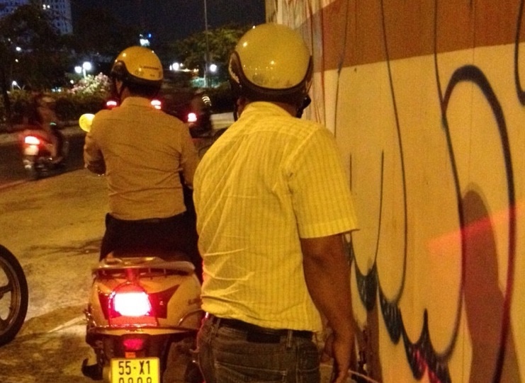 TP HCM bat nguoi 'tieu bay' doi nuoc tai cho hinh anh