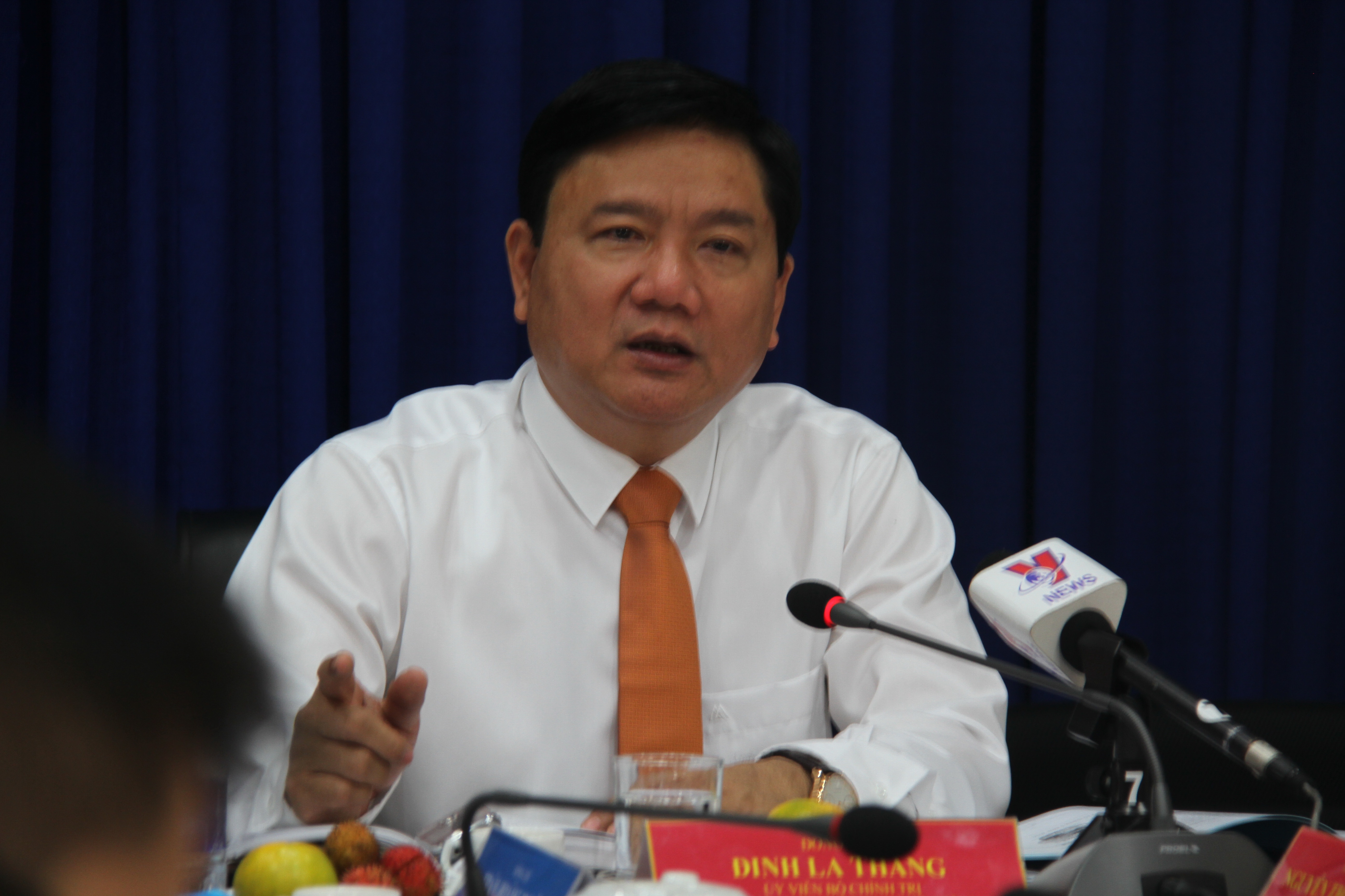 Thanh uy, UBND TP HCM dung chung duong day nong hinh anh