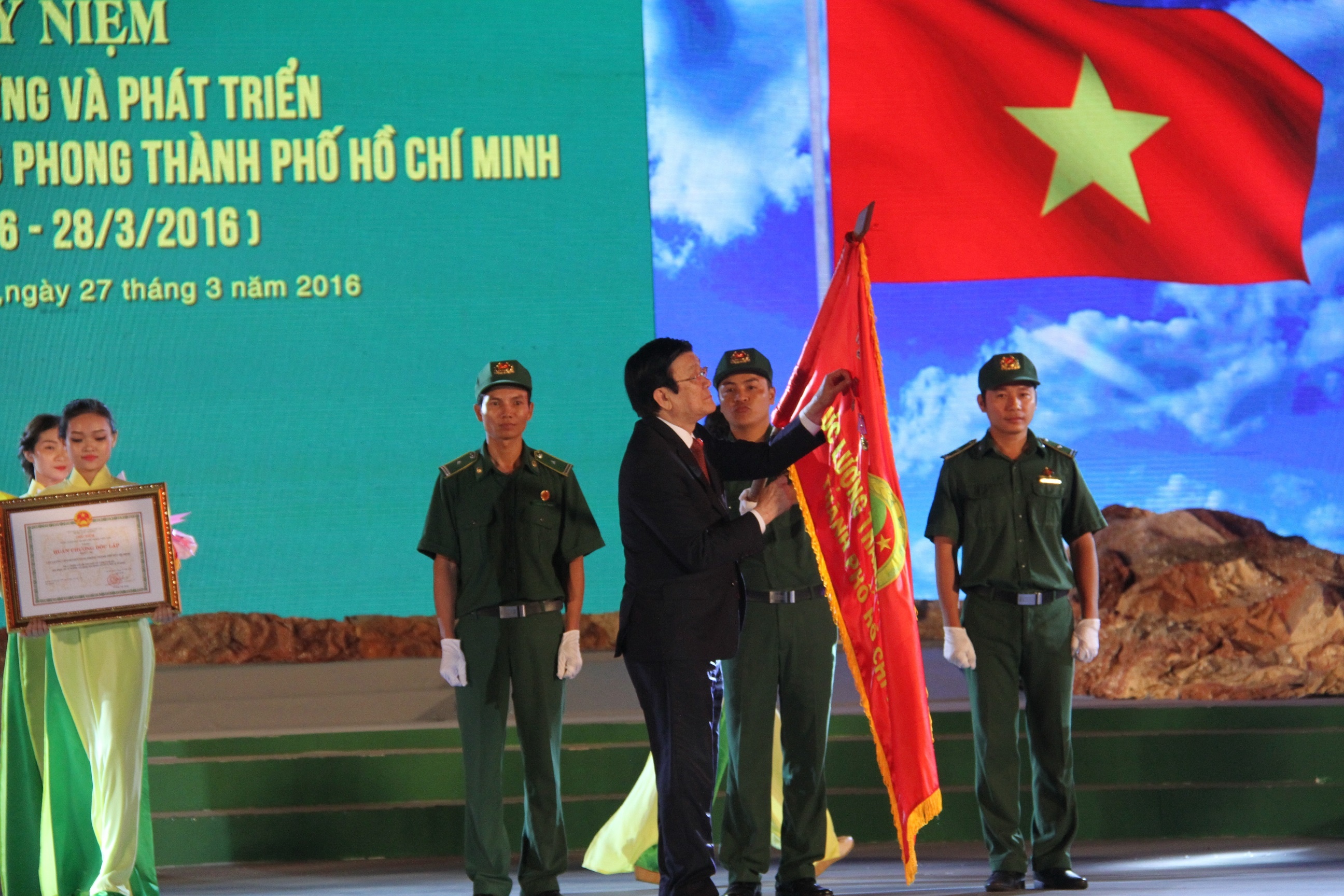 Thanh niên xung phong ảnh 1 Thanh nien xung phong anh 1