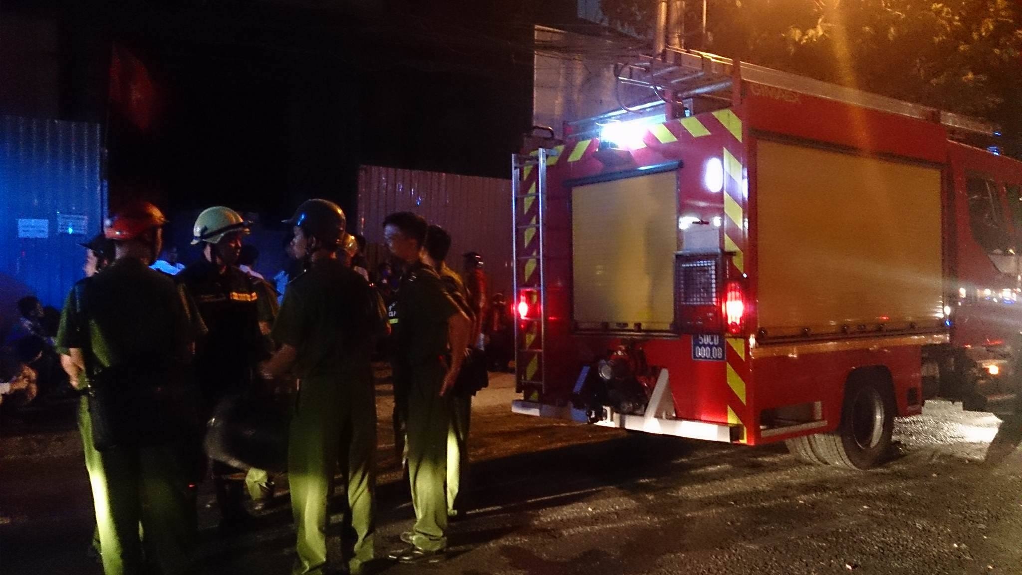 Chay trong cong trinh toa nha cao tang o Sai Gon hinh anh