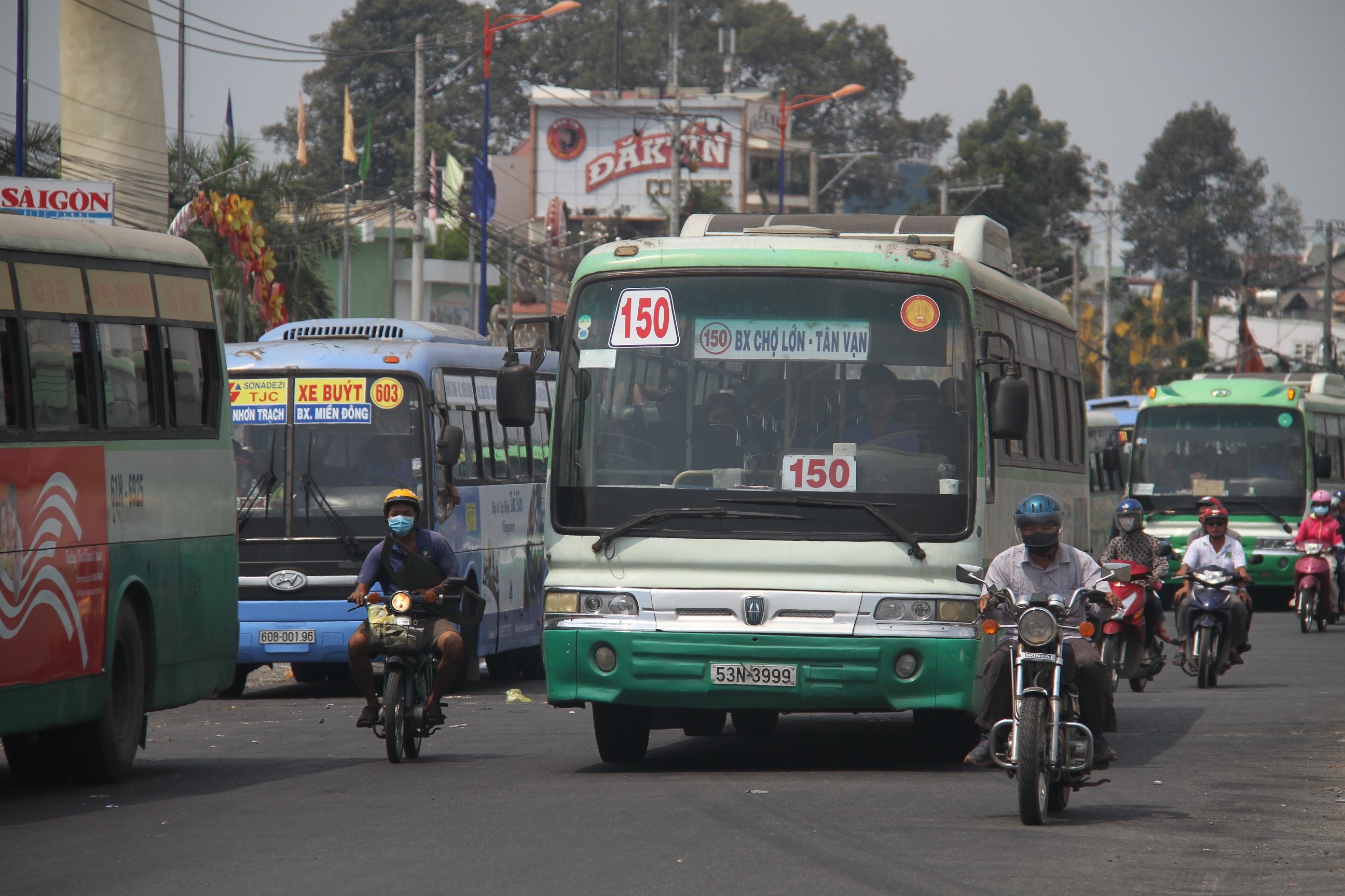 De xuat TP HCM tro gia xe buyt truc tiep cho hanh khach hinh anh