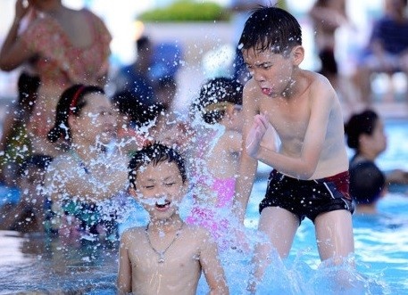 Da co noi nong tren 40 do C hinh anh