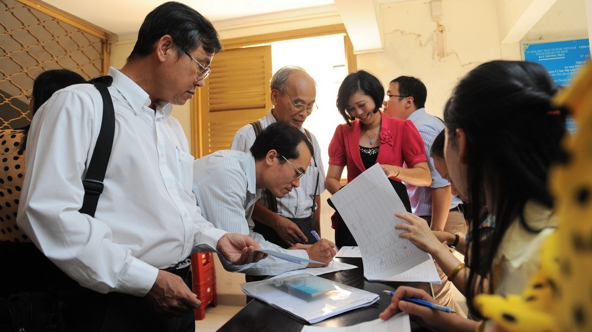 9 nguoi tu ung cu DBQH o TP HCM duoc tin nhiem hinh anh