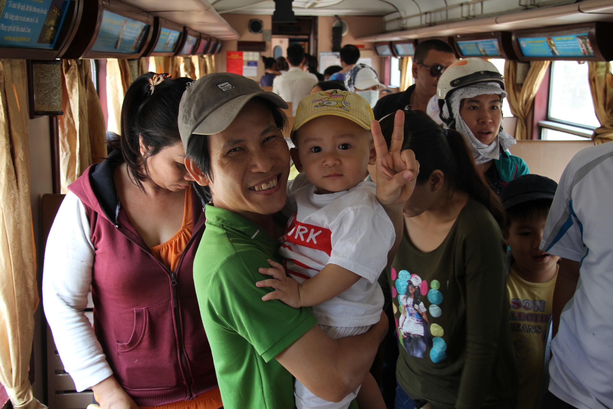 Tau ngoai o Sai Gon - Di An anh 11