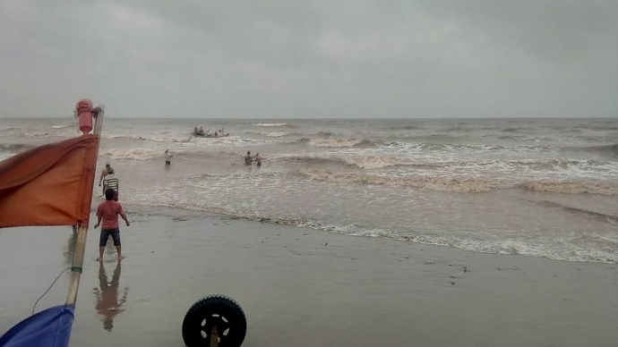 Ru nhau tam bien, 3 nam sinh lop 11 mat tich hinh anh