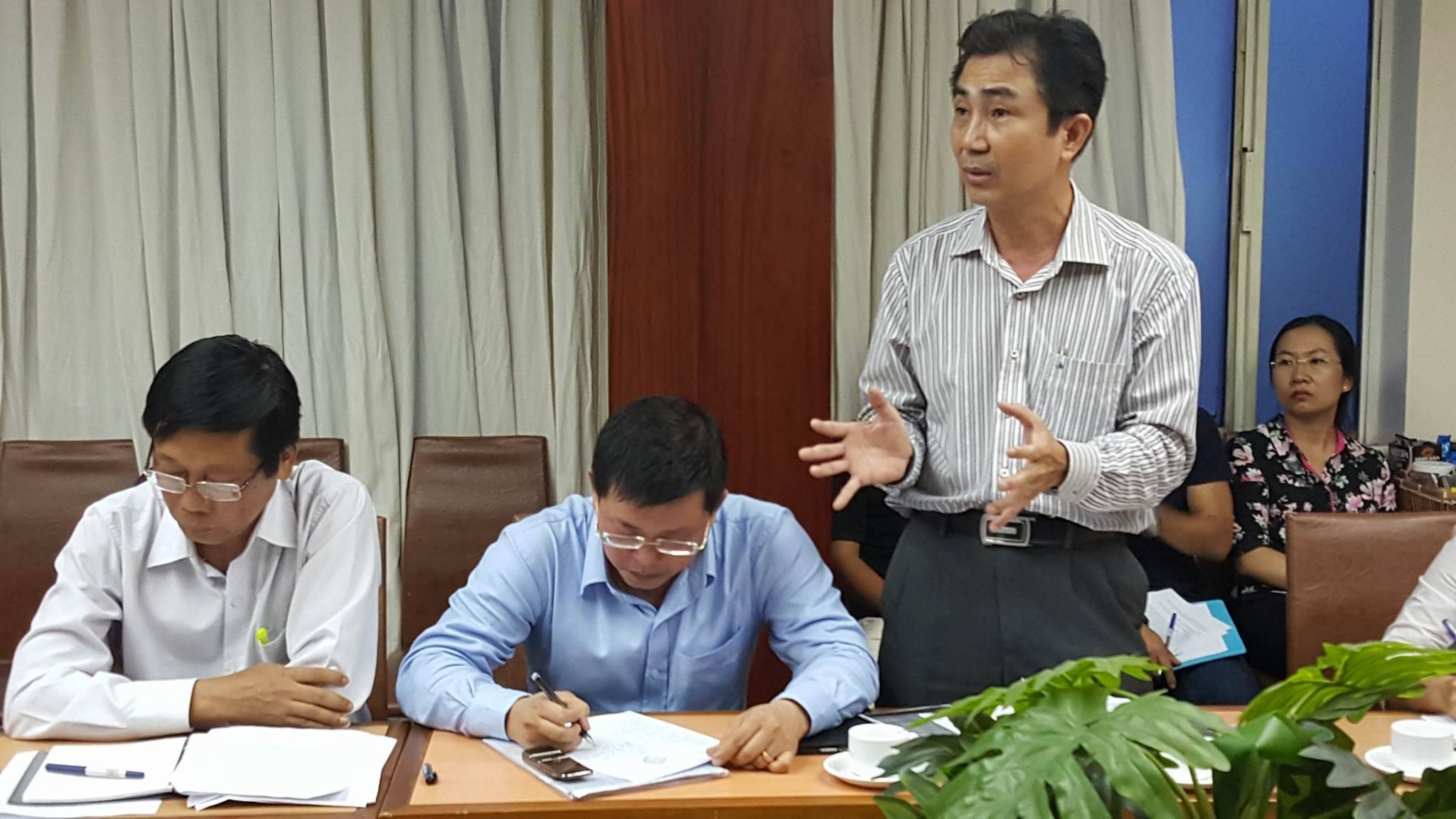 14 tấn cá chết trên kênh Sài Gòn ảnh 1 14 tan ca chet tren kenh Sai Gon anh 1