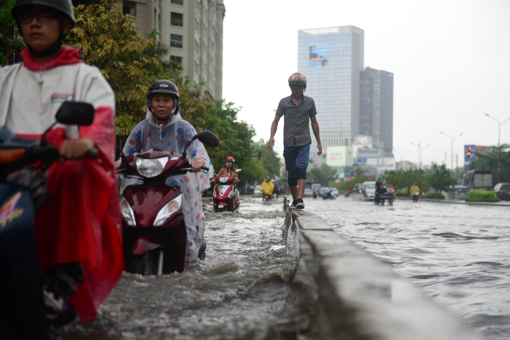 sai gon ngap nang anh 5