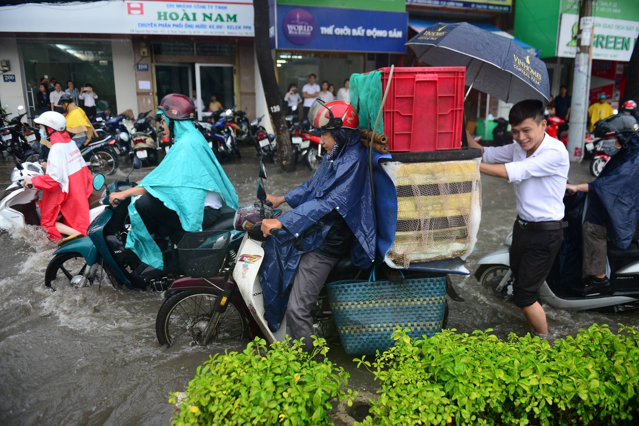 sai gon ngap nang anh 6