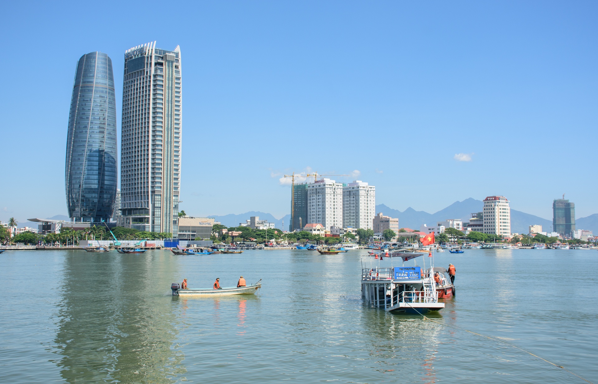 cứu hộ vụ chìm tàu sông Hàn ảnh 7 cuu ho vu chim tau song Han anh 7