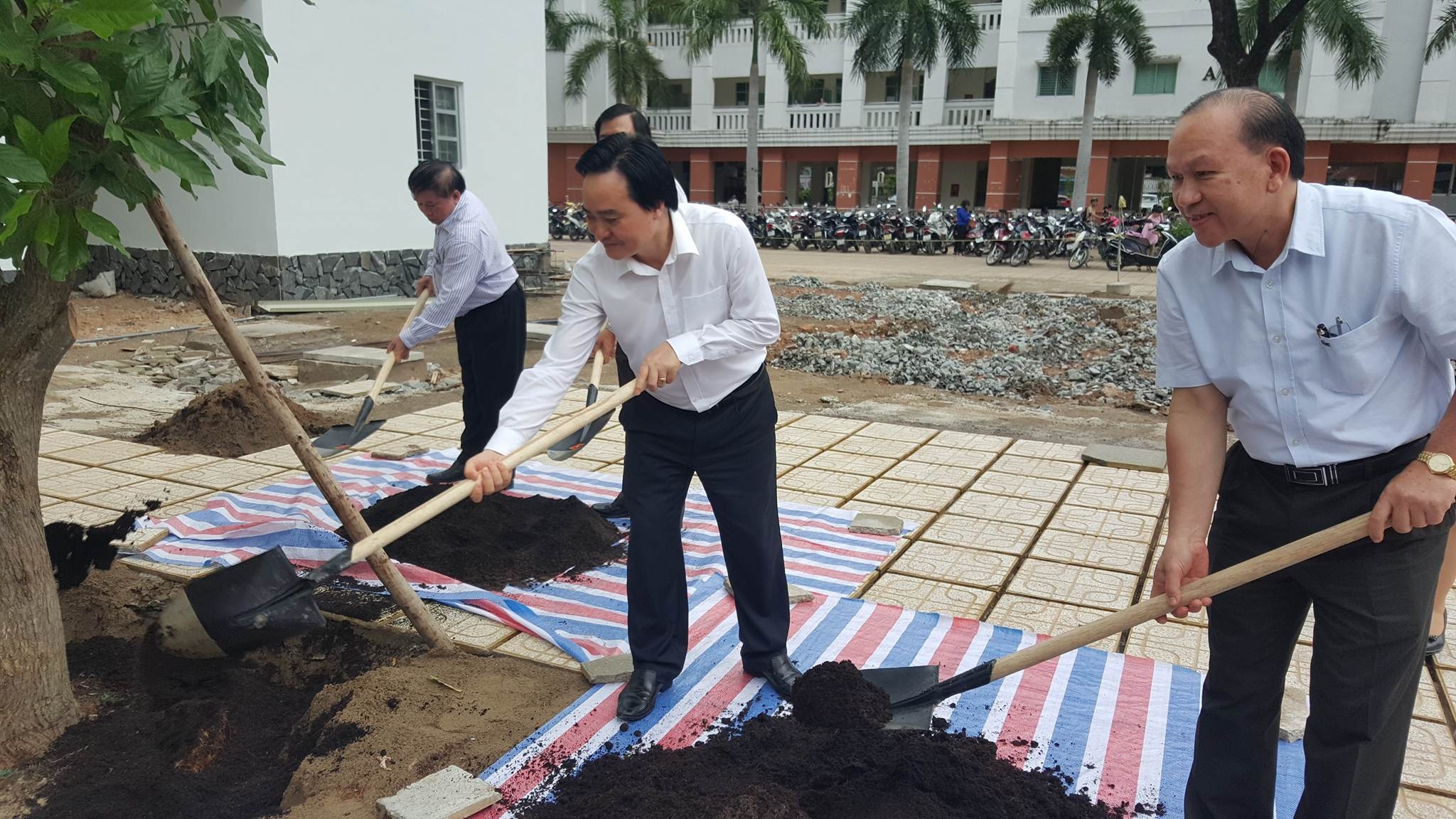 Xây dựng luật giáo viên ảnh 1 Xay dung luat giao vien anh 1