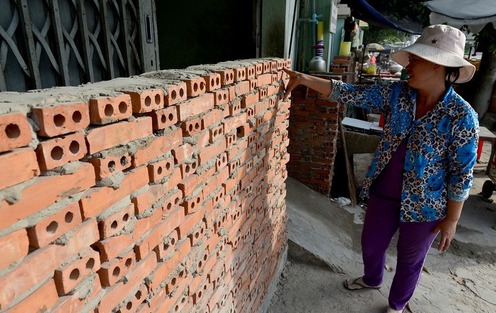 Nha thanh ham o Sai Gon: Tinh toan lai do cao mat duong hinh anh