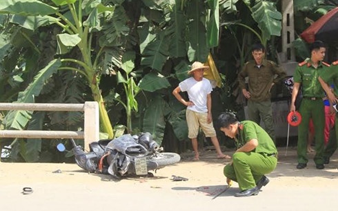 Nu sinh di mua do chuan bi thi DH bi xe tai can tu vong hinh anh