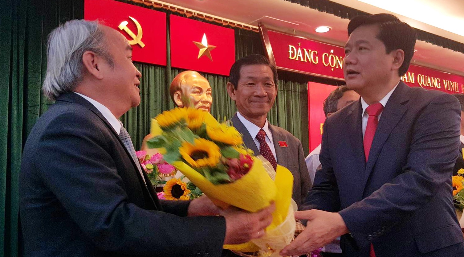 Bi thu Thang: Dai bieu Quoc hoi thi khong 'di hoa vi quy' hinh anh