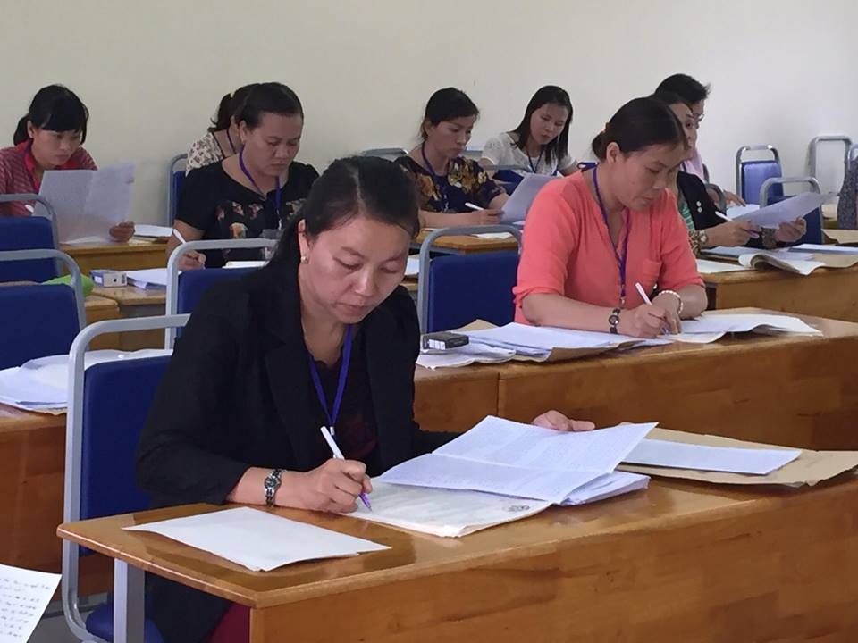 Lam tron diem thi anh 1