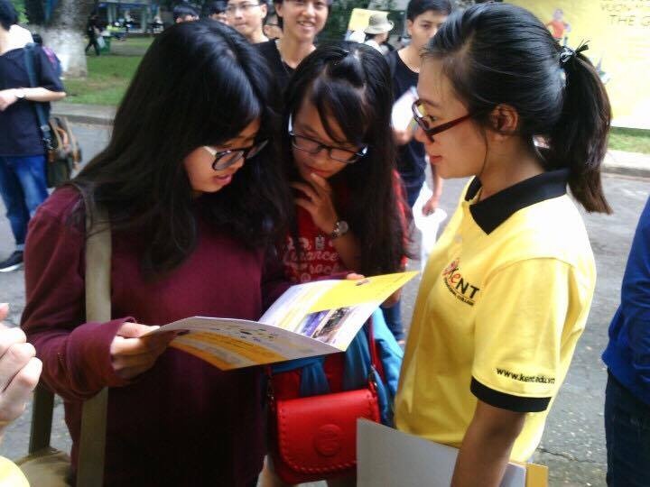 Điểm chuẩn ĐH SPKT giảm nhẹ ảnh 2 Diem chuan DH SPKT giam nhe anh 2