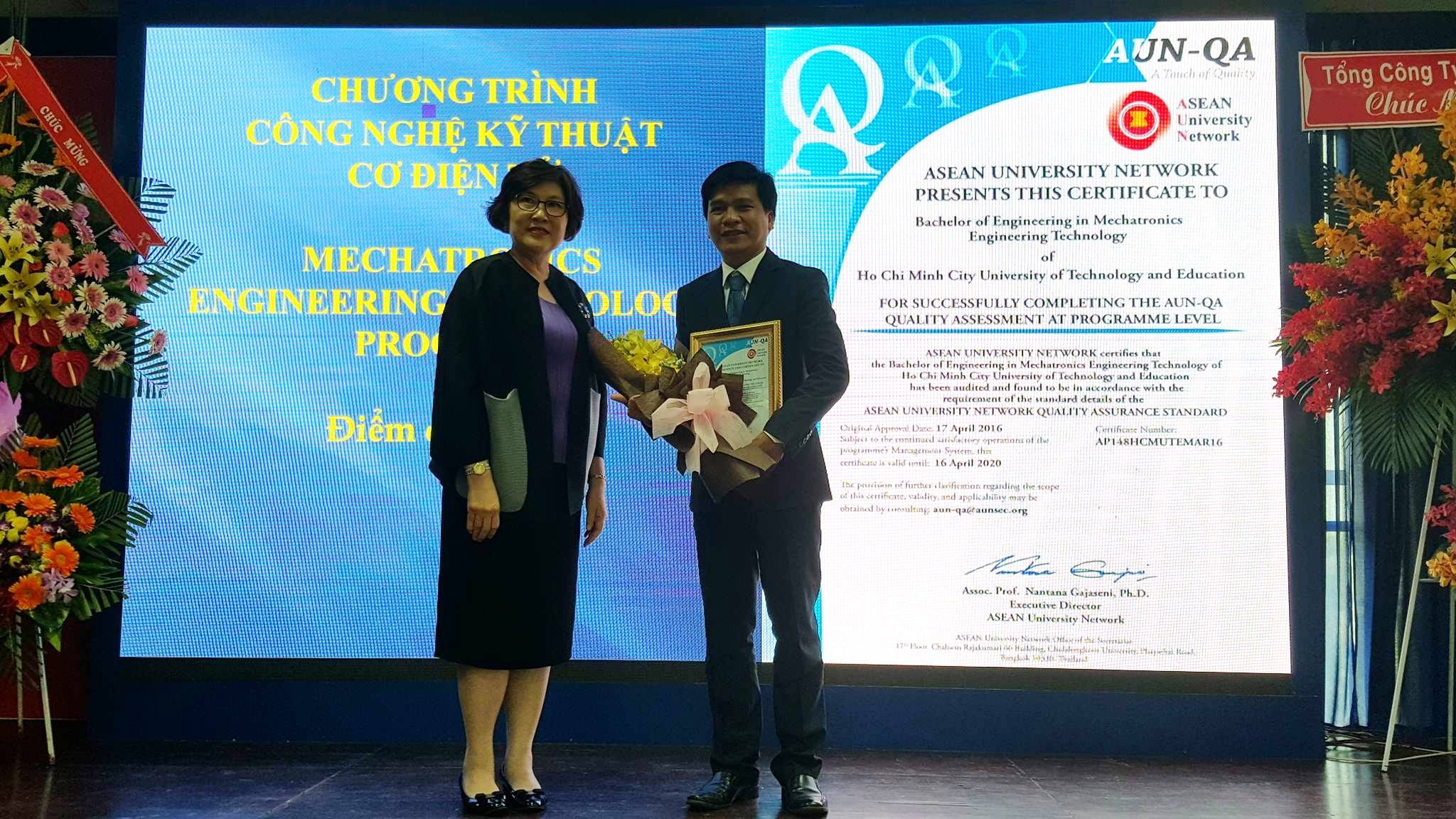 Ba chương trình đào tạo đạt chuẩn AUN ảnh 2 Ba chuong trinh dao tao dat chuan AUN anh 2