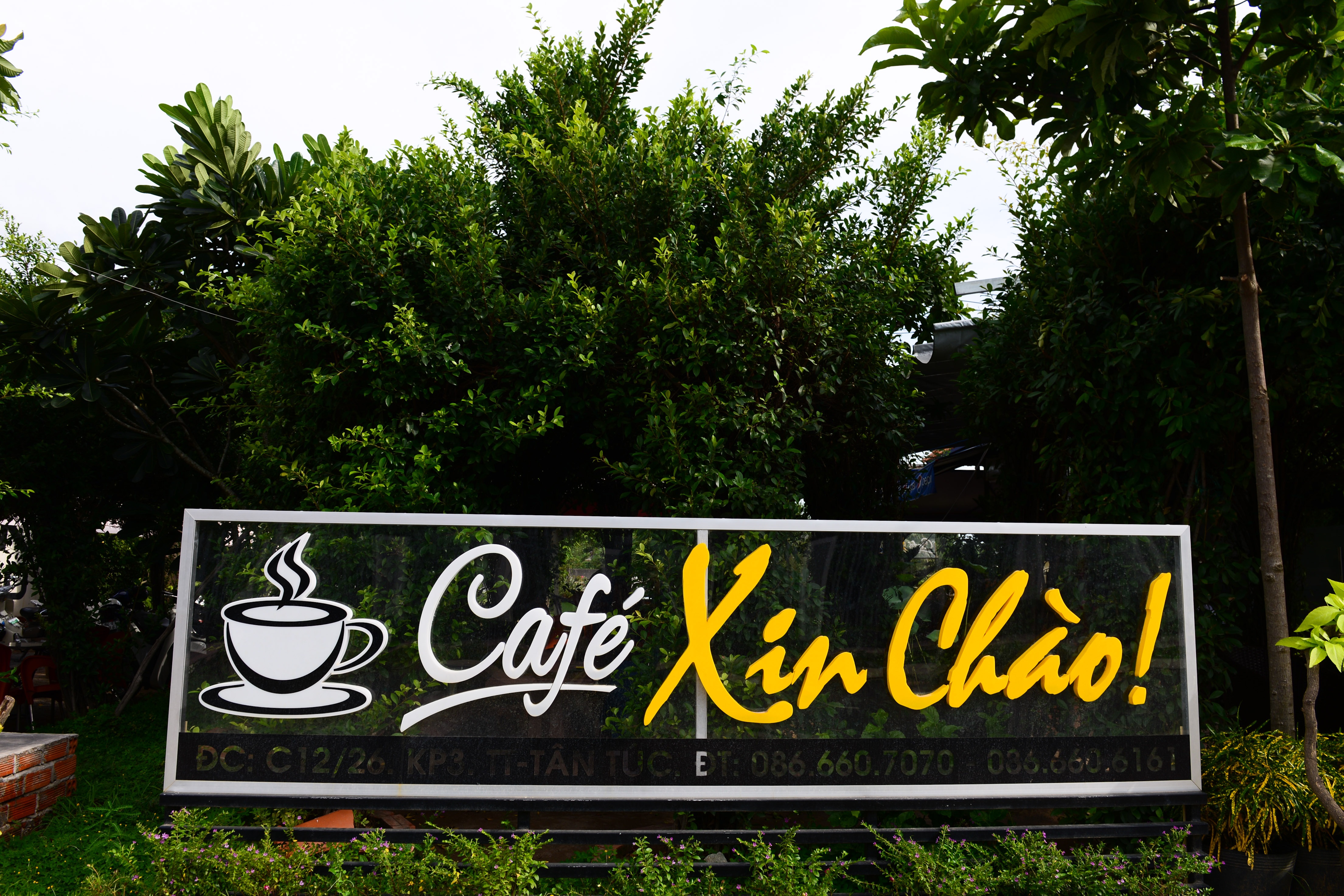 Quan ca phe Xin Chao bi chi dao cat dien, nuoc sinh hoat hinh anh