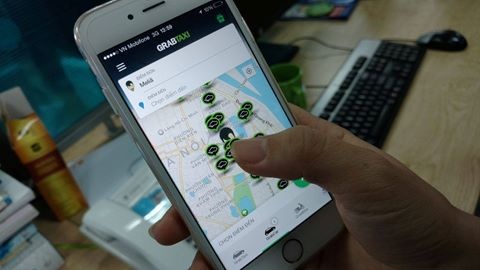 Bo Giao thong se quan ly chat Uber, Grab hinh anh