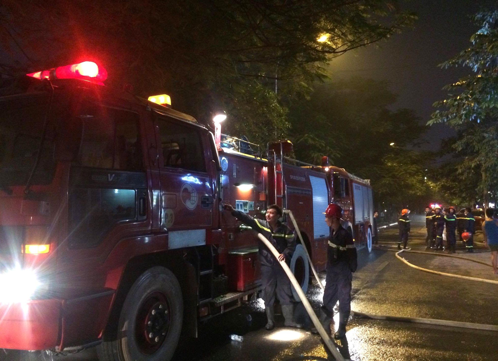 hien truong chay quan karaoke 8 tang anh 11