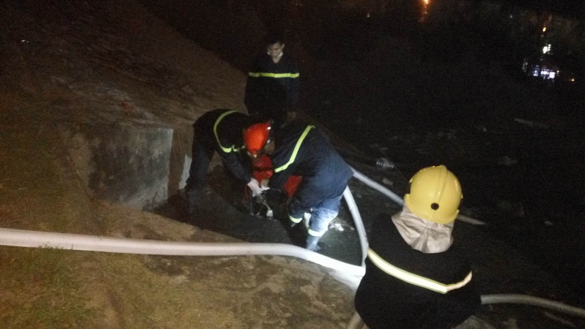 hien truong chay quan karaoke 8 tang anh 9