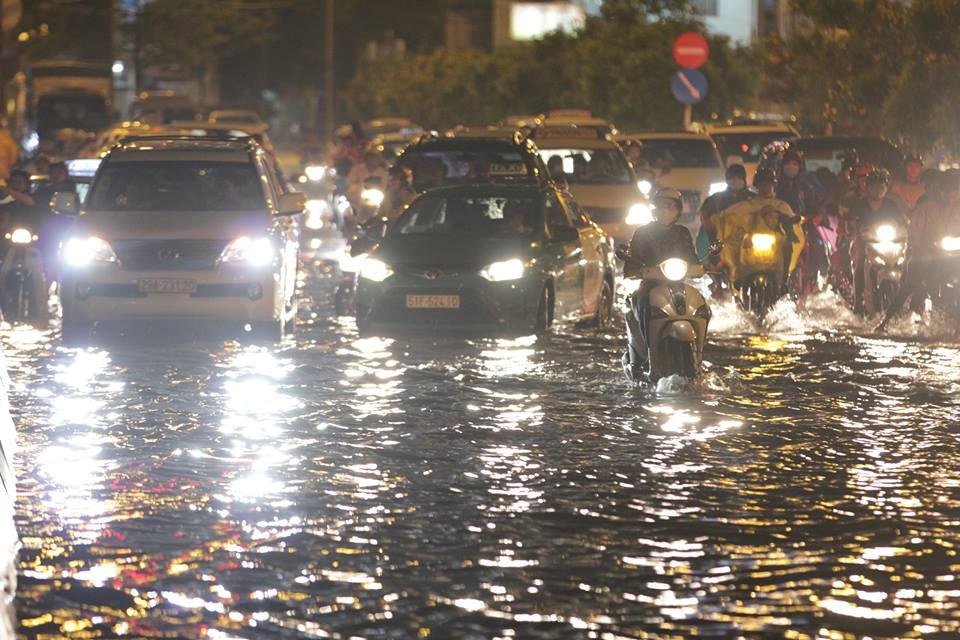 Sai Gon lai ngap sau mua anh 2