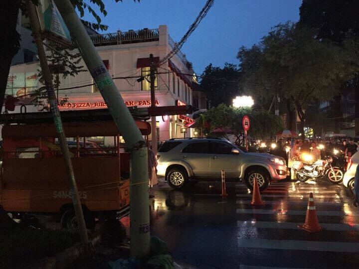 Sài Gòn mưa lớn dân lại sợ ngập ảnh 3 Sai Gon mua lon dan lai so ngap anh 3